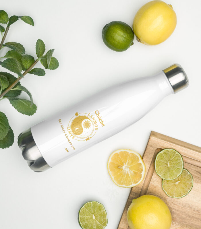 Stainless steel water bottle